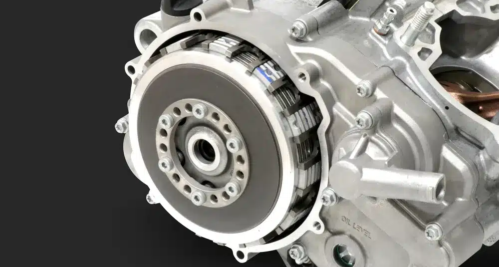 Kupplungseinheit des Rieju MR Racing 300 i 2026 Motors im Detail