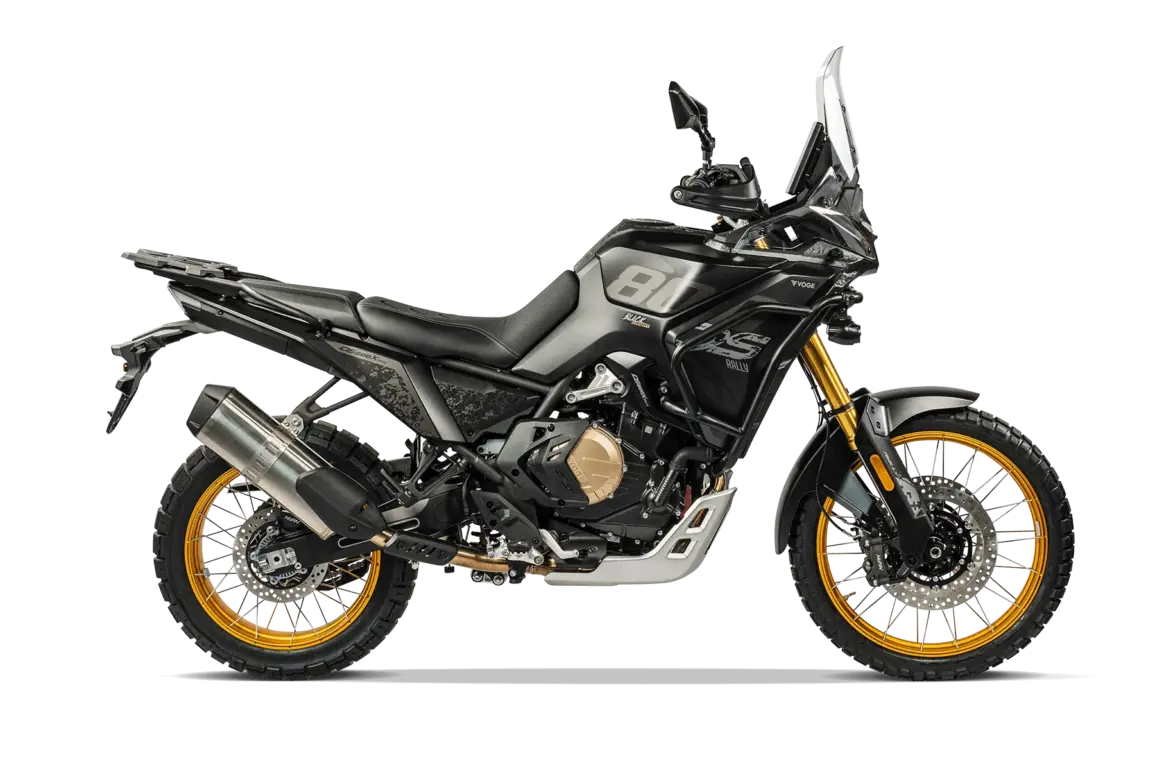 VOGE DS800X RALLY Motorrad, schwarze Enduro mit goldenen Felgen in Seitenansicht