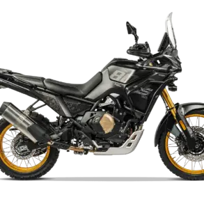 VOGE DS800X RALLY Motorrad, schwarze Enduro mit goldenen Felgen in Seitenansicht