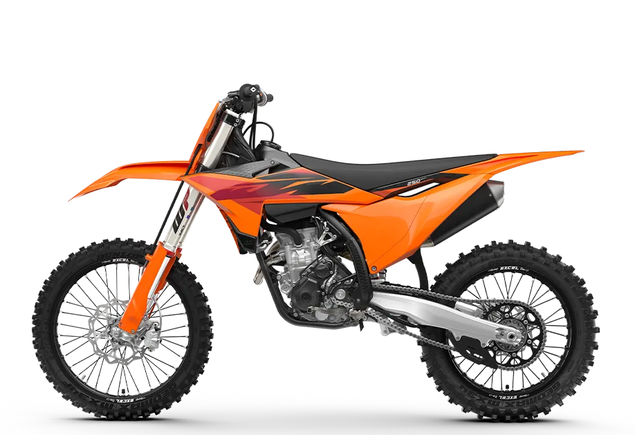 KTM 250 SX 2027 Motocross-Motorrad in Seitenansicht, orange-rote Verkleidung, Offroad-Bereifung, moderner Rahmen.