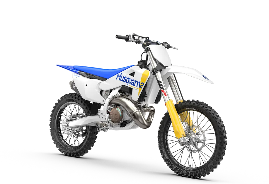 Motocross-Motorrad Husqvarna TC 250 in Seitenansicht auf weißem Hintergrund