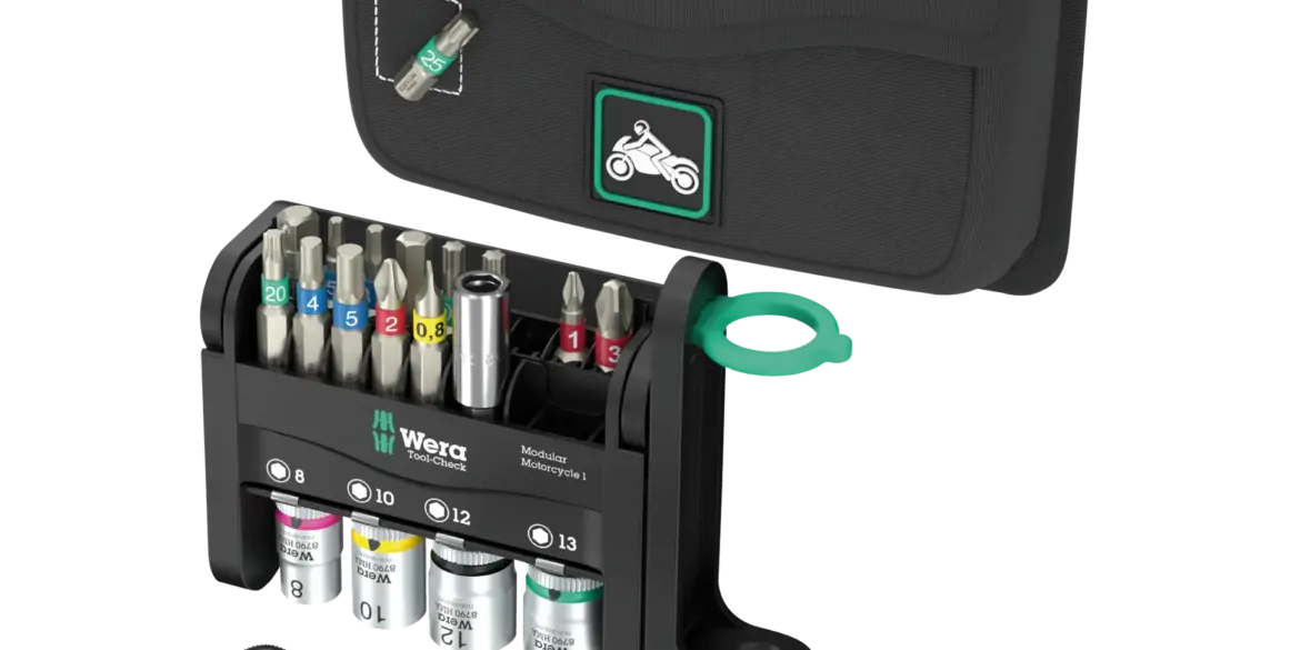 Wera 21-teiliges Motorrad-Werkzeugset mit Bit-Ratsche, farbcodierten Bits, Steckschlüsseleinsätzen und robuster Tasche.