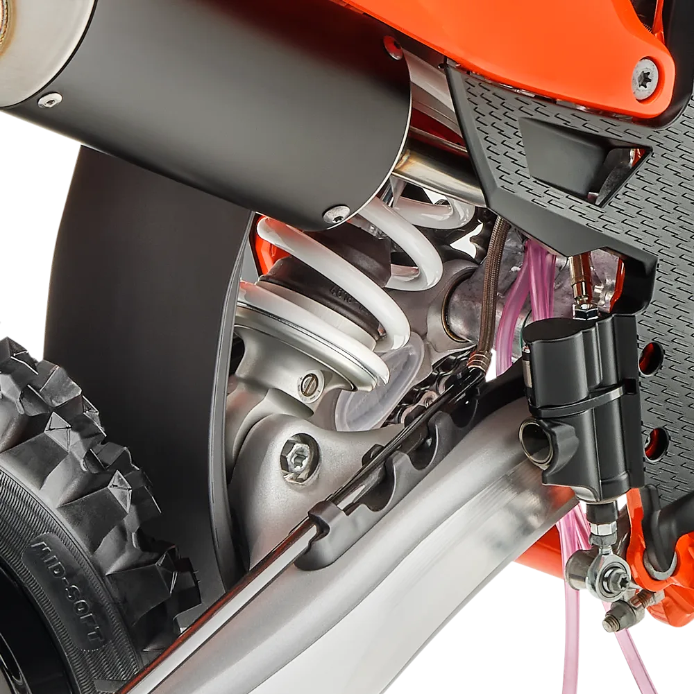 Nahaufnahme des WP-XACT-Federbeins und Hinterrads einer KTM 85 SX 19/16