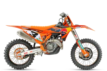 Seitenansicht der 2026 KTM 450 SX-F Factory Edition mit Red-Bull-Grafik und Rennkomponenten.