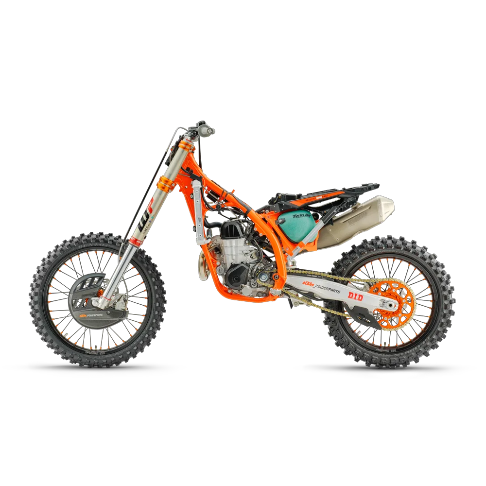 Rahmen, Fahrwerk und Motor der KTM 450 SX-F Factory Edition 2026 ohne Verkleidung und Sitzbank