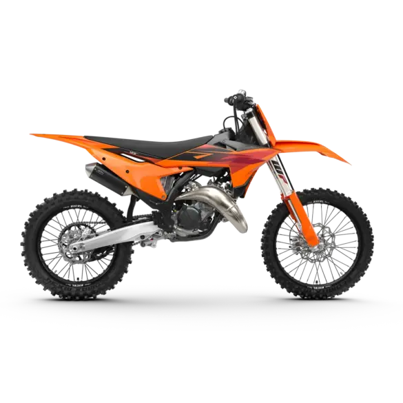 Seitenansicht einer 2027 KTM 125 SX in Orange-Rot, voll ausgestattetes Motocross-Motorrad.