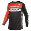 Fasthouse Grindhouse Atomic Jersey in Schwarz-Rot mit auffälligem Brustdruck und ventilierten Seitenteilen.