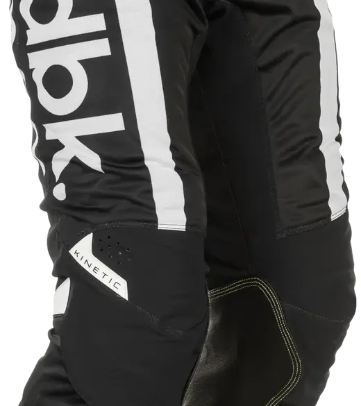 Kinetic Mesh DBK Offroad-Hose in Schwarz Weiß mit Boa-Verschluss und verstärkten Kniebereichen
