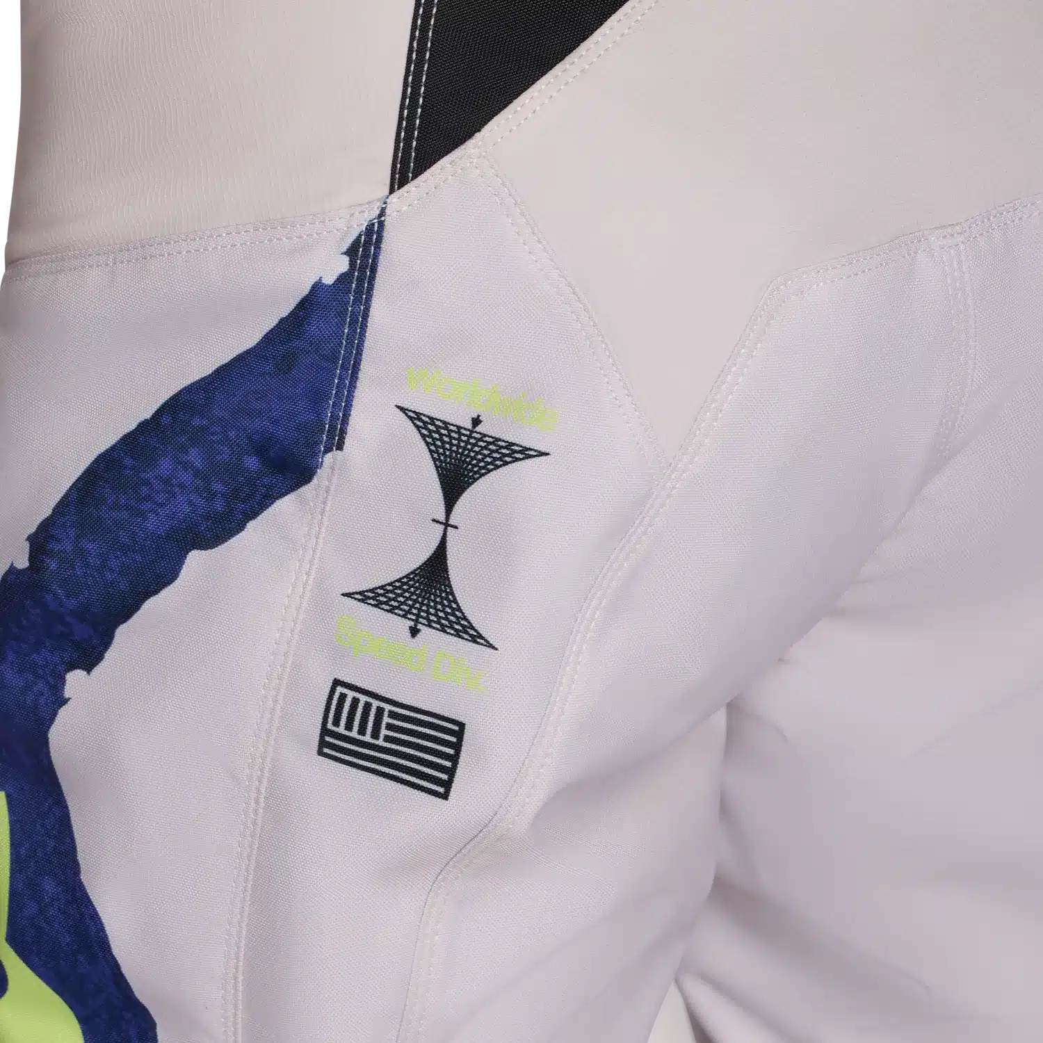 Detailfoto einer weißen 180 Awareness Limited Edition Motocross-Hose mit Logos und Stretch-Einsätzen.