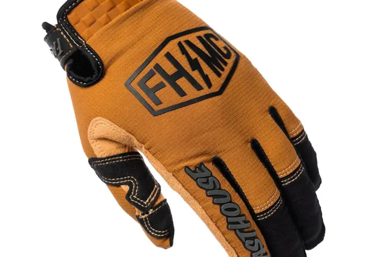 Sanguaro Bennet Glove in Camel mit Klettverschluss und Verstärkungen, ideal für Offroad-Touren