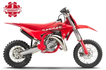 GasGas MC 65 Motocross-Motorrad in Rot mit sichtbarem 2-Takt-Motor und robusten Geländereifen