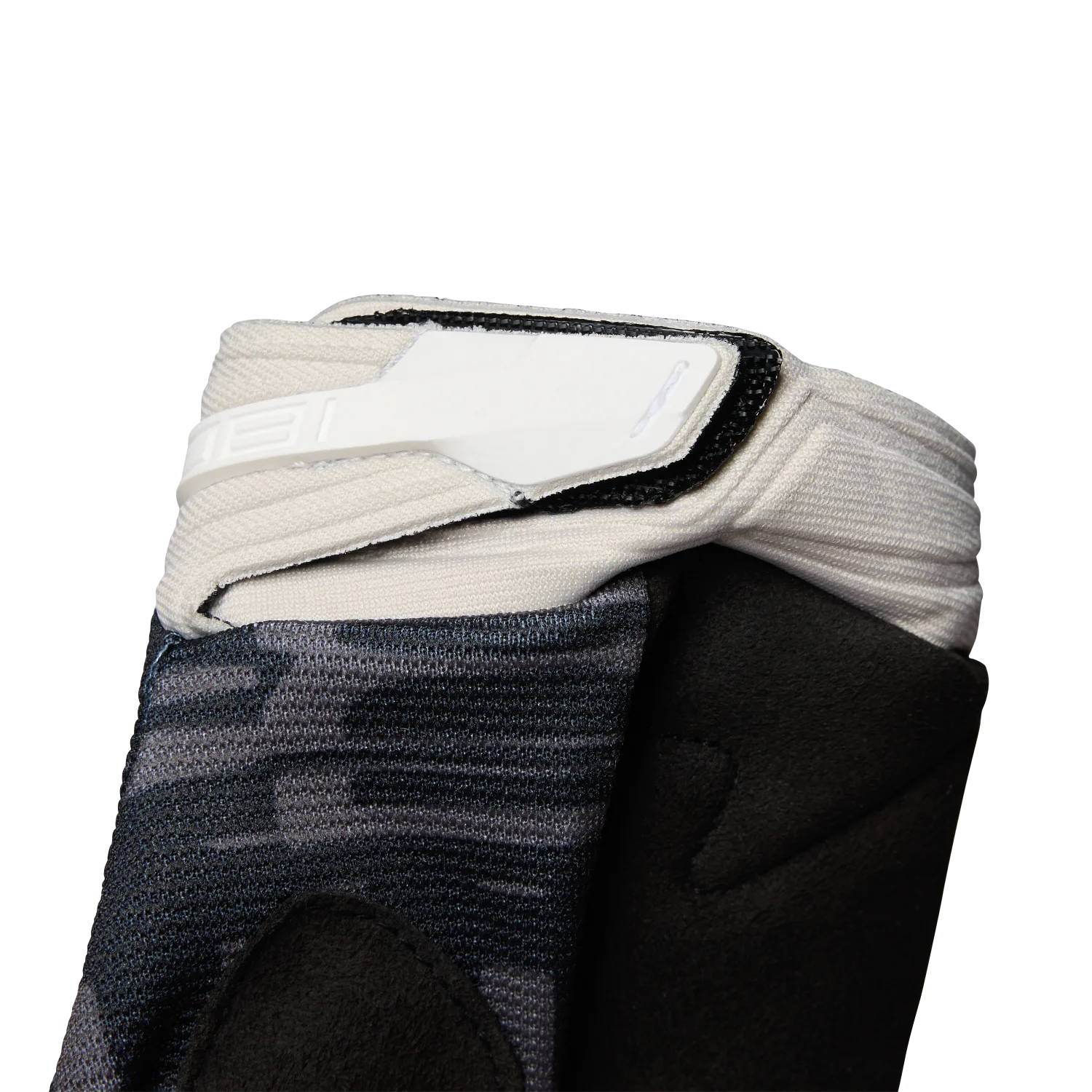 Nahaufnahme der Neoprenmanschette mit Klettverschluss des 180 Diffuse Special Edition Motocross-Handschuhs