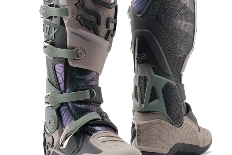 Fox Lab Instinct Motocross-Stiefel mit Verschlusssystem, Wiederbesohlung und stabilem Scharniersystem.