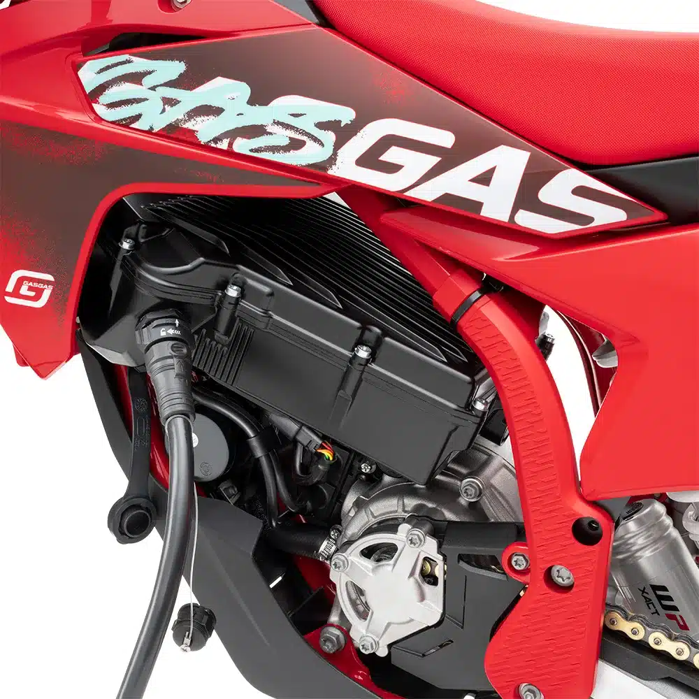 Nahaufnahme vom Elektroantrieb und Akku der GASGAS MC-E 5 2025.
