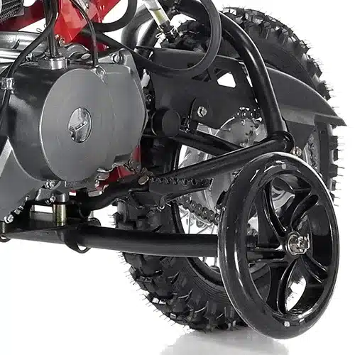 Seitliche Ansicht der Stützräder am Hinterrad eines RFZ Dirt Bike 70cc