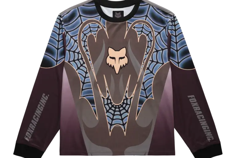 Fox Lab Spiderweb Trikot mit Spinnennetzgrafik, Fox Head-Logo auf der Brust und Fox Racing-Schriftzug an den Ärmeln