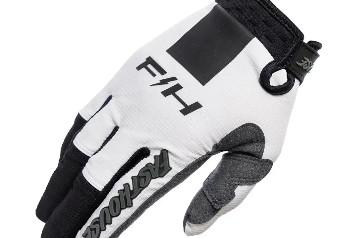Elrod Storm Glove in Weiß und Schwarz mit TPR-Applikationen und Neopren-Cuff