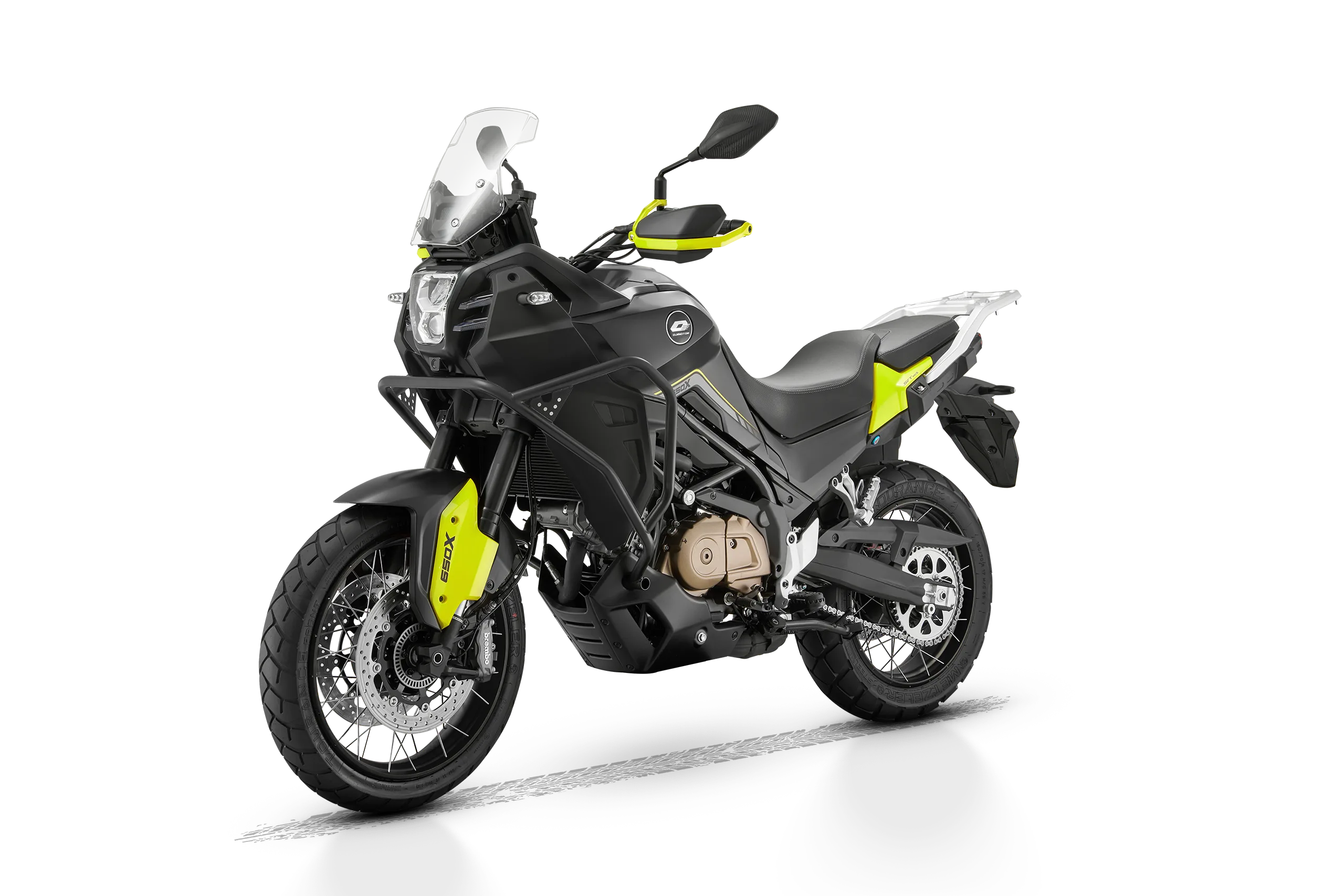 SVT 650 X Adventure-Bike in Schwarz mit gelben Akzenten, gut sichtbar von der Seite fotografiert.