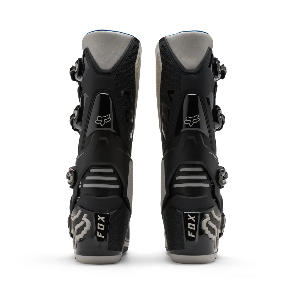 Rückansicht der FOX Motion Diffuse Special Edition Boots mit auffälligen TPU-Elementen und FOX-Logo.