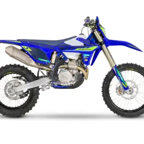 Sherco 500 SEF FACTORY 2027 Enduro-Motorrad in Blau-Gelb, Seitenansicht, modernes Dekor, Werksmodell