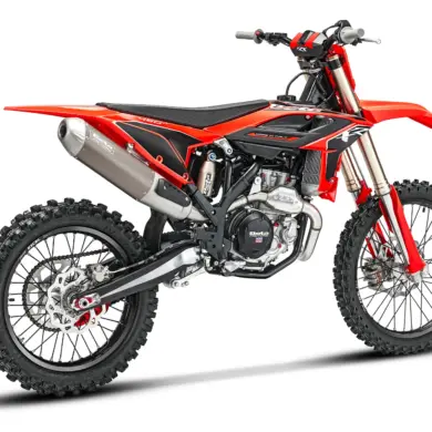 Beta RX 4T 450 Motocross-Motorrad Modelljahr 2027 in Seitenansicht