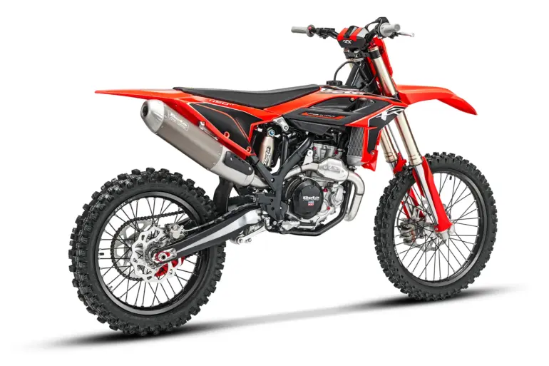 Beta RX 4T 450 Motocross-Motorrad Modelljahr 2027 in Seitenansicht