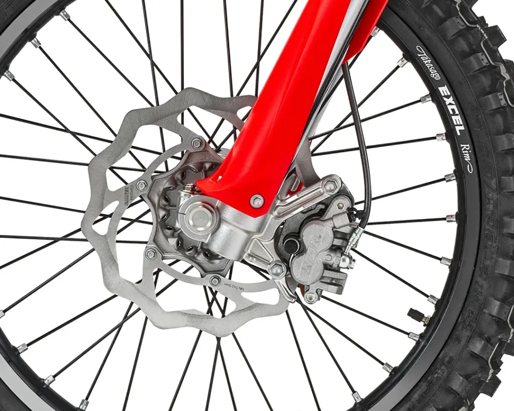 Vorderbremse und Bremsscheibe der Beta RX 4T 450 Motocross-Maschine