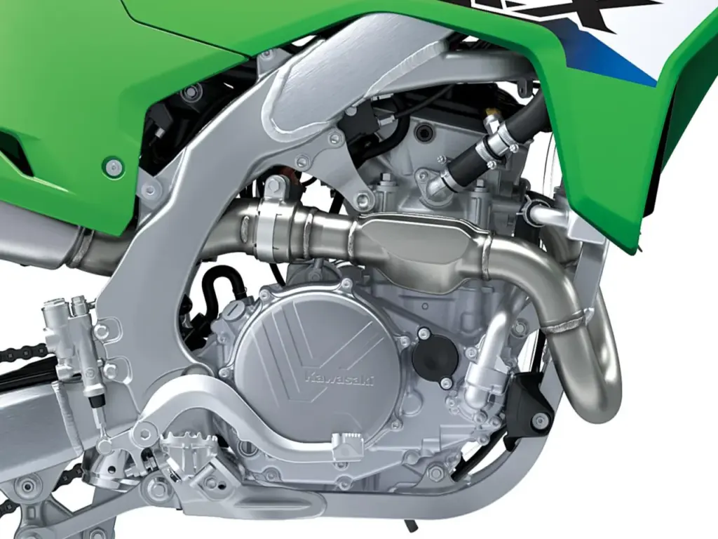 Motor und Alu-Perimeterrahmen der Kawasaki KX450F 2027 in Nahaufnahme