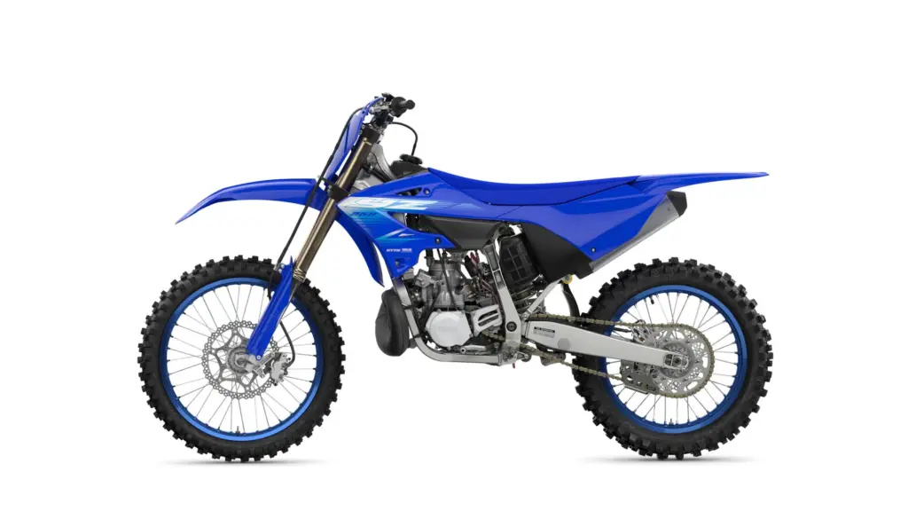 Yamaha YZ250 Motocross-Motorrad in Seitenansicht, Modelljahr aktuell, in Blau