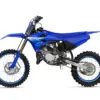 Yamaha YZ85 2027 in Icon Blue von der Seite