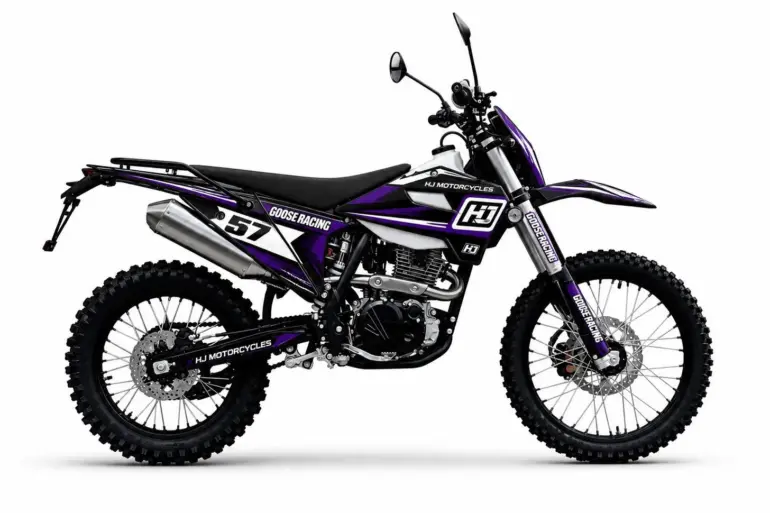 Seitenansicht der Hengjian S1-YB300H Enduro mit lila-schwarzer Lackierung auf weißem Hintergrund
