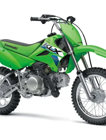 Kawasaki KLX110R 2027 in Lime Green, seitliche Ansicht auf weißem Hintergrund