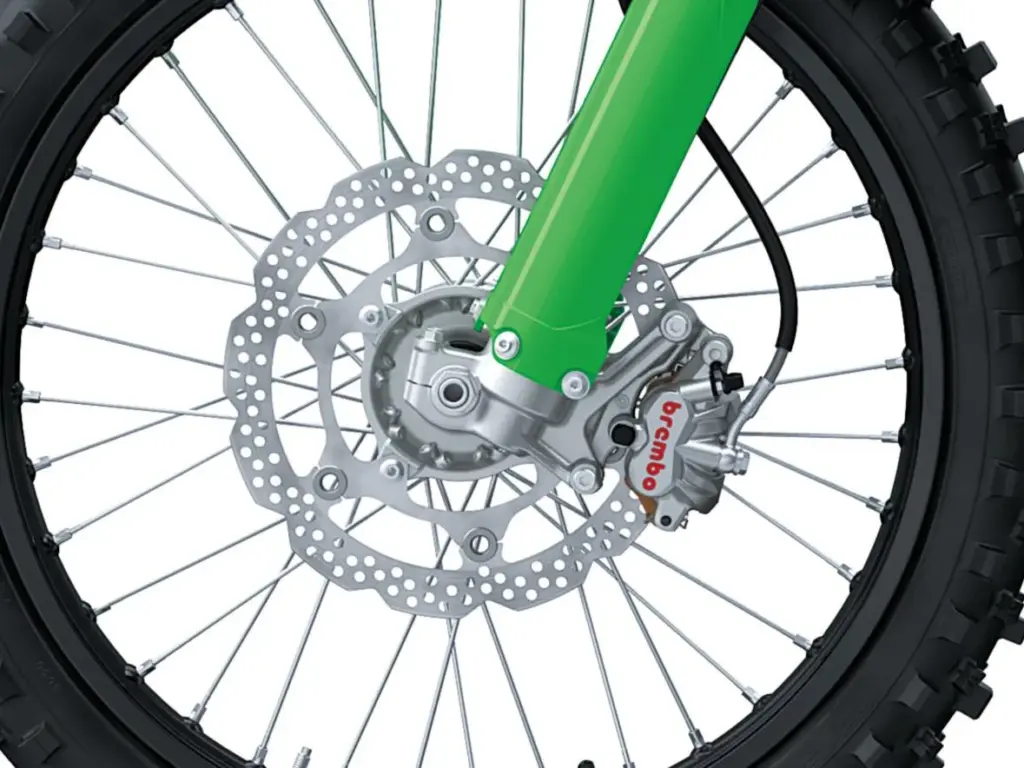Detailansicht der Brembo-Bremse am Vorderrad der Kawasaki KX450FX 2027