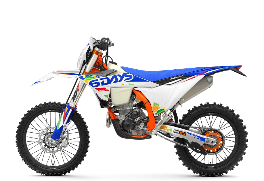 KTM 350 EXC-F 6DAYS Enduro-Motorrad Modelljahr 2026, Seitenansicht, 6DAYS Italia-Design, orangefarbener Rahmen, blaue Akzente.
