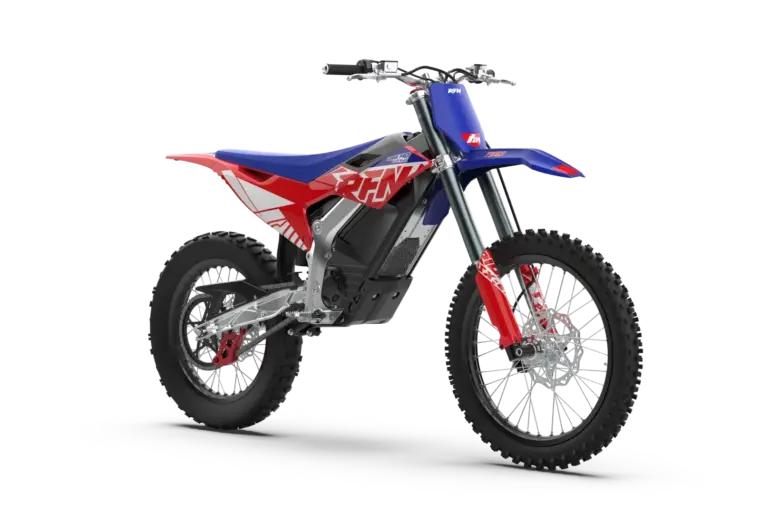 RFN Warrior Pro SX‑E15 PLUS Elektro-Enduro-Bike mit Aluminiumrahmen und sportlichem Design, Seitenansicht vor weißem Hintergrund.