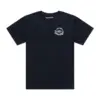 Schwarzes T-Shirt mit kleinem, unauffälligem Aufdruck auf der Brust, Produktansicht