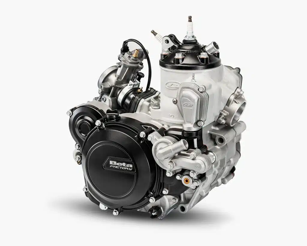 Zweitaktmotor der Beta RR Race 2T 300 MY26 mit Doppelzündung und modernen technischen Details