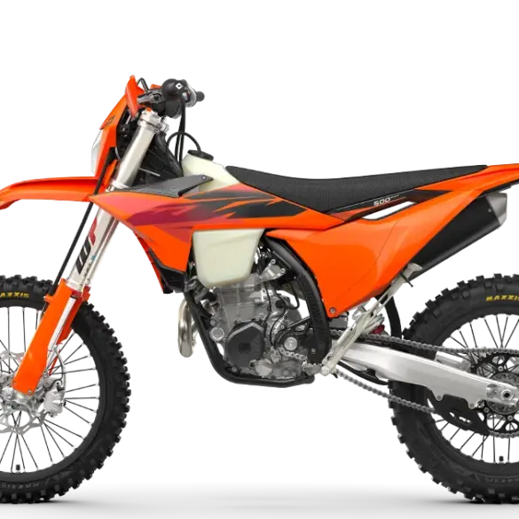 KTM 500 EXC-F 2027 von der Seite, orangefarbene Sportenduro mit sichtbarem Einzylindermotor und Enduro-Bereifung