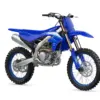 Yamaha YZ250F Modell 2027 in der Seitenansicht, Offroad-Wettbewerbs-Motorrad in Blau