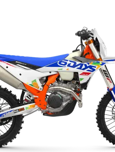 KTM 500 EXC-F 6DAYS Enduro-Motorrad in Seitenansicht mit auffälligem 6DAYS-Design und orangefarbenem Rahmen.