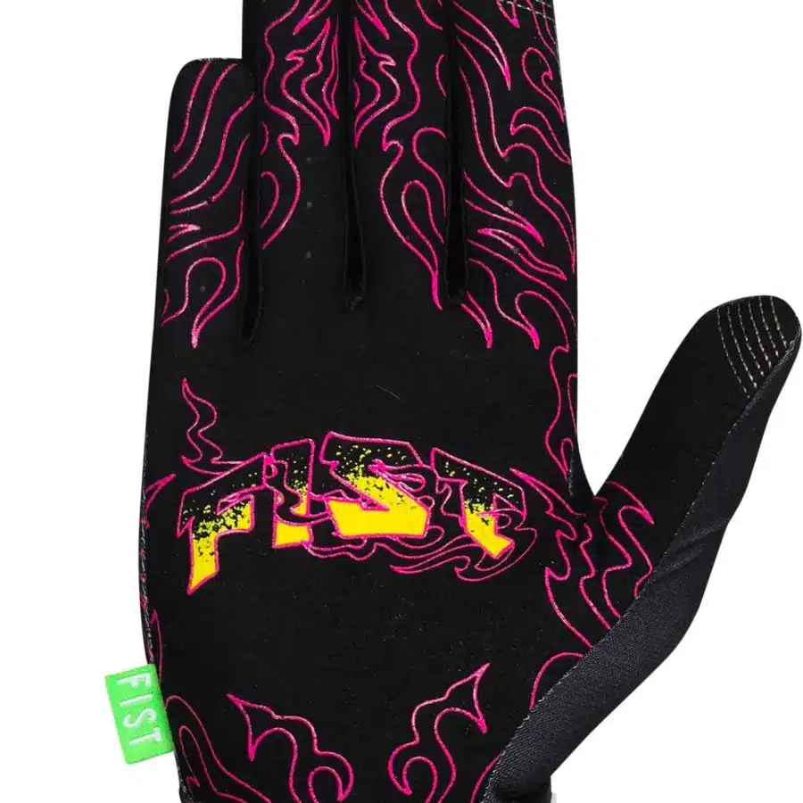 FIST Fury Handschuh mit schwarzen und pinkfarbenen Flammen und FIST-Logo