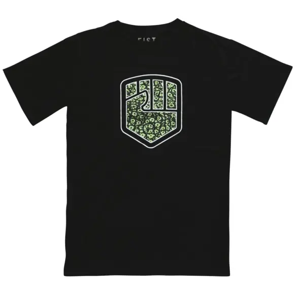 Schwarzes T-Shirt mit grün-schwarzem FIST Handwear Logo auf der Brust