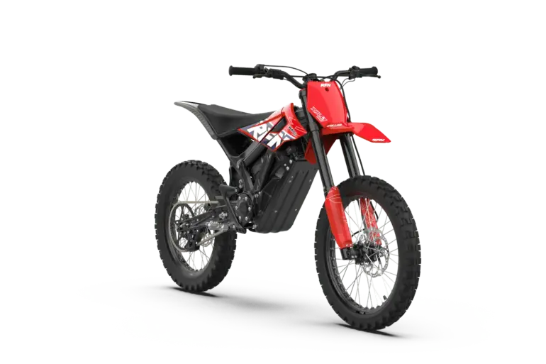 Seitliche Ansicht der roten RFN Ares Rally Pro Elektro-Enduro mit robustem Offroad-Design.