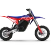 RFN Warrior SX-E5 Elektromotorrad für Kinder, Seitenansicht, rot-blaues Design auf weißem Hintergrund