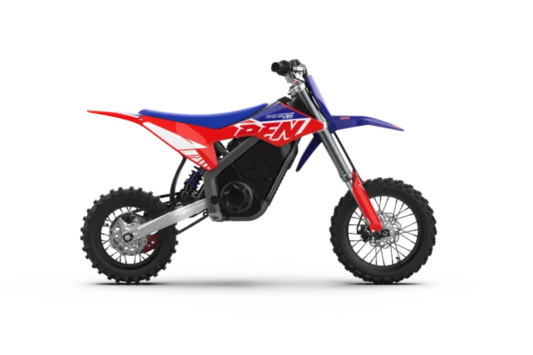 RFN Warrior SX-E5 Elektromotorrad für Kinder, Seitenansicht, rot-blaues Design auf weißem Hintergrund