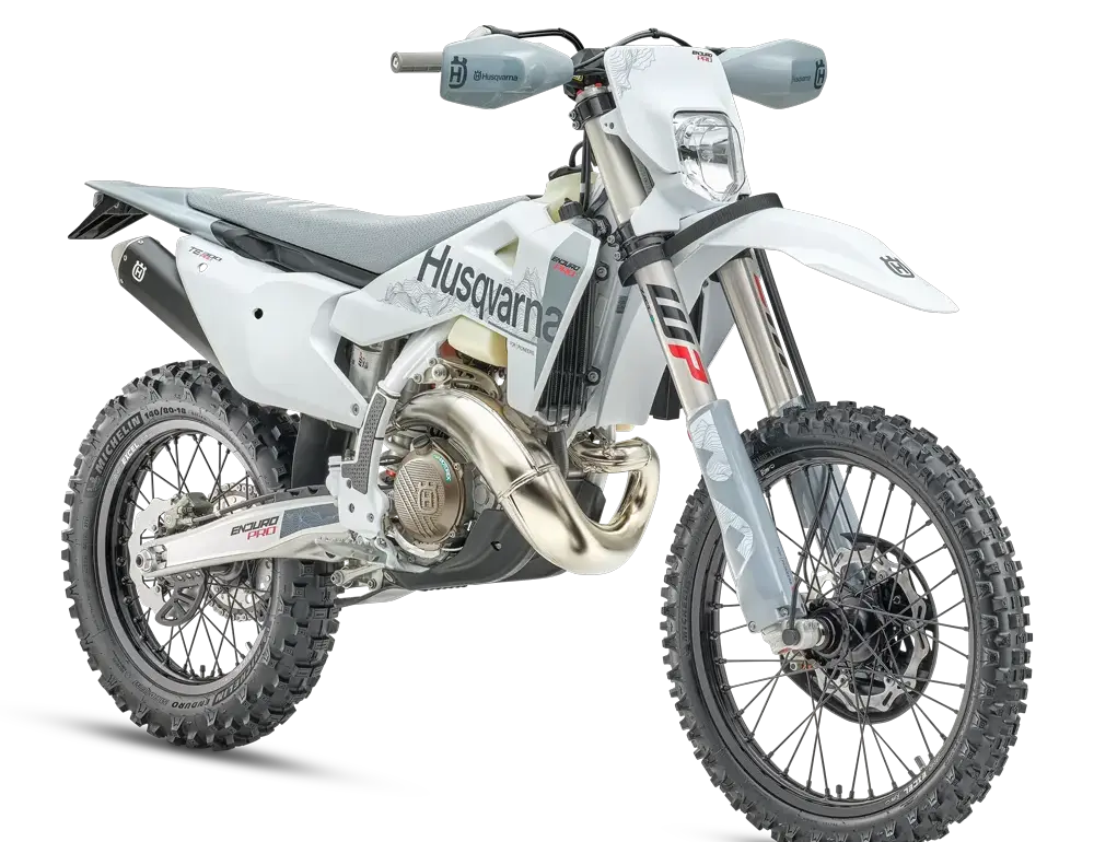 Husqvarna TE 300 Pro 2027 Enduro-Motorrad in Seitenansicht, weiß-graues Design, Offroad-Bereifung
