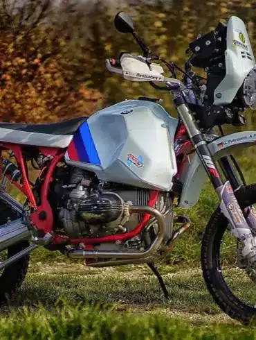 SWT-SPORTS BMW Motorrad Boxer GeländeSport Umbau auf Basis einer BMW R 100 R, mit großem Wüstentank und Offroad-Ausstattung im Gelände