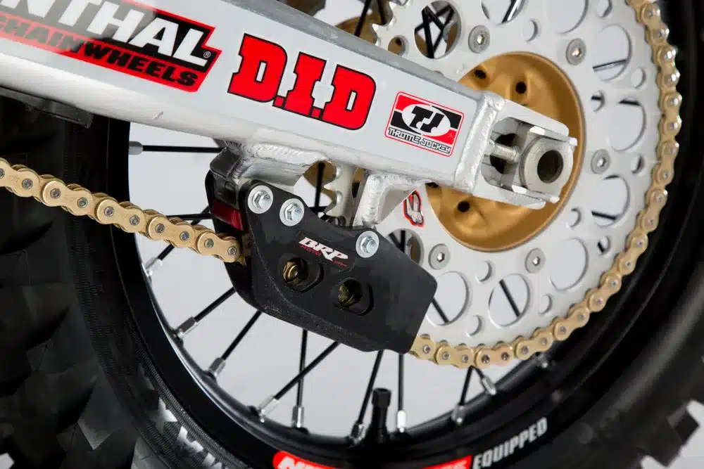 Kettenschutz, Kettenrad und Kette an der Honda CRF450RX mit BRP Pro-Line Kettenführung und D.I.D-Kette.